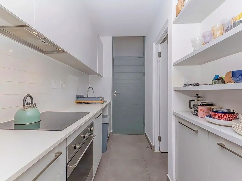 Modern Studio Apartment for Sale at EDGE - Prime Student Investment in Stellenbosch - Photo 8