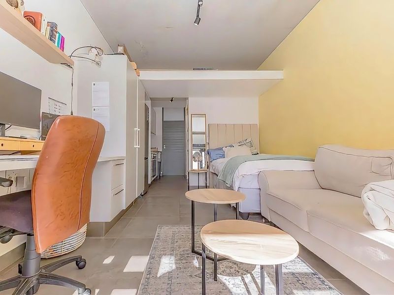 Modern Studio Apartment for Sale at EDGE - Prime Student Investment in Stellenbosch - Photo 4