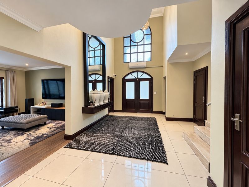 Secure Sandton living! Beautiful cluster home with a pool and backup power! - Photo 2
