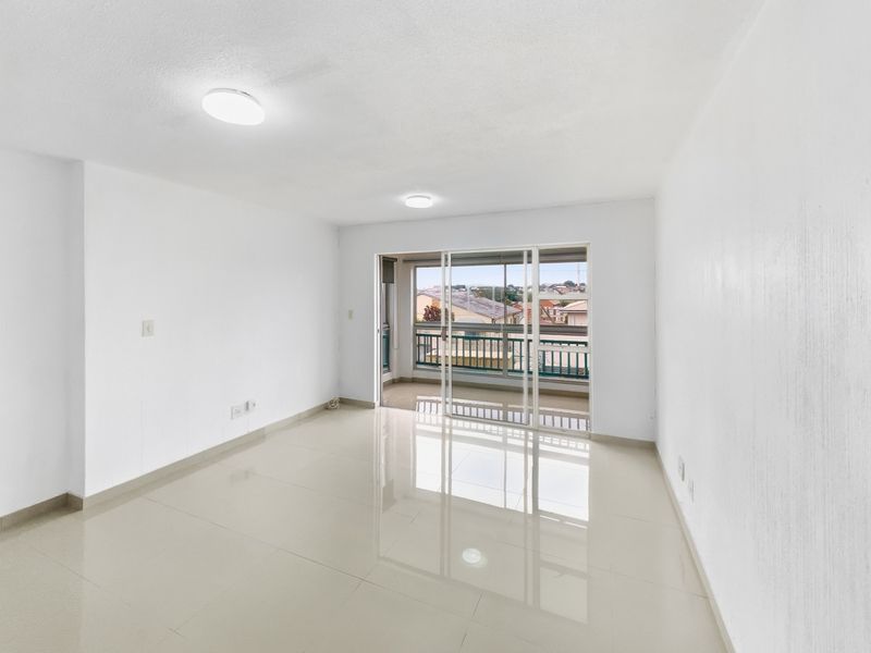 Newly Renovated 3 Bedroom Apartment For Sale in Sydenham, Overport, Durban, KwaZulu-Natal - Photo 8