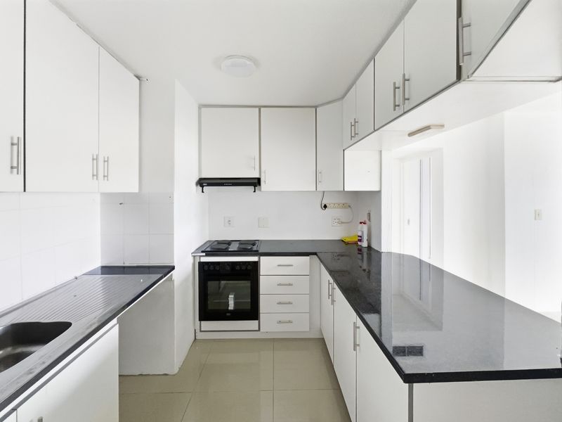 Newly Renovated 3 Bedroom Apartment For Sale in Sydenham, Overport, Durban, KwaZulu-Natal - Photo 5