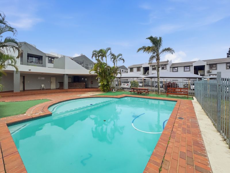 Newly Renovated 3 Bedroom Apartment For Sale in Sydenham, Overport, Durban, KwaZulu-Natal - Photo 2