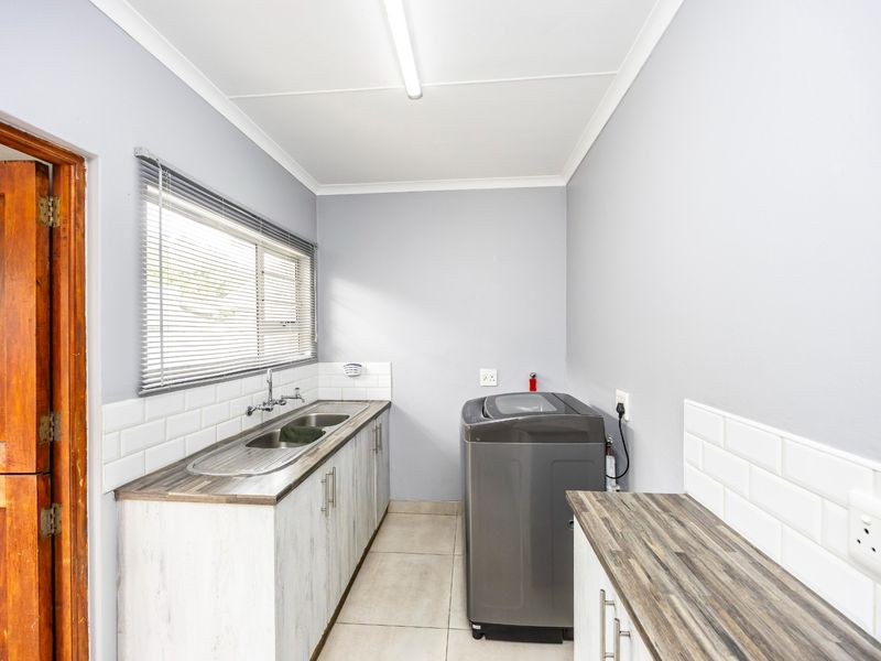SPACE, LIFESTYLE AND ENDLESS POSSIBILITIES IN SUNRISE-ON-SEA! - Photo 9