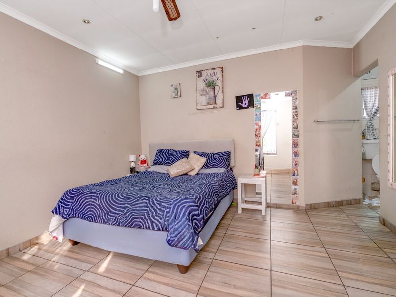 SOLD- 4 Bedroom House For Sale in Witpoortjie, Roodepoort - Photo 10