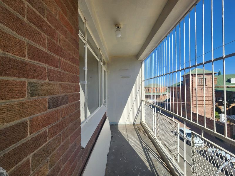 Flat (1 Bedroom) for Sale in Kimberley Central - Photo 5