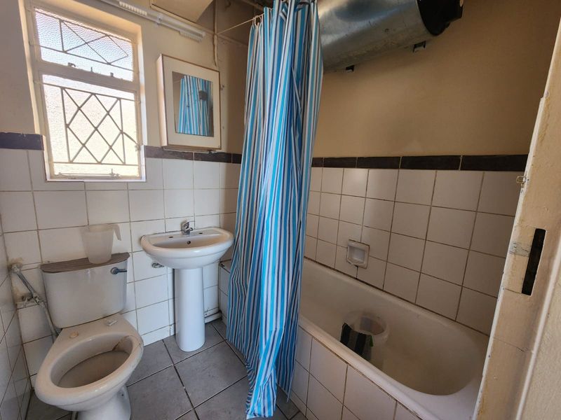 Flat (1 Bedroom) for Sale in Kimberley Central - Photo 7