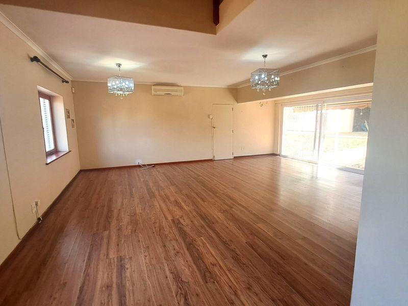 4 Bedroom House For Sale In Panorama, Malmesbury - Photo 6