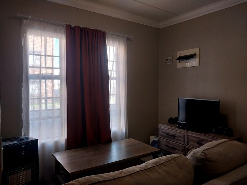 Apartment For Sale in Scottsdene Kraaifontein Western Cape - Photo 9