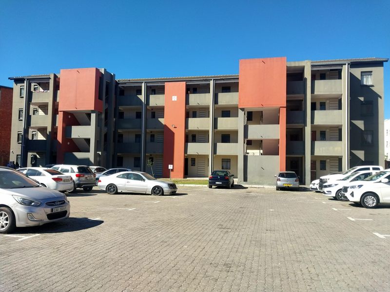 Apartment For Sale in Scottsdene Kraaifontein Western Cape - Photo 2