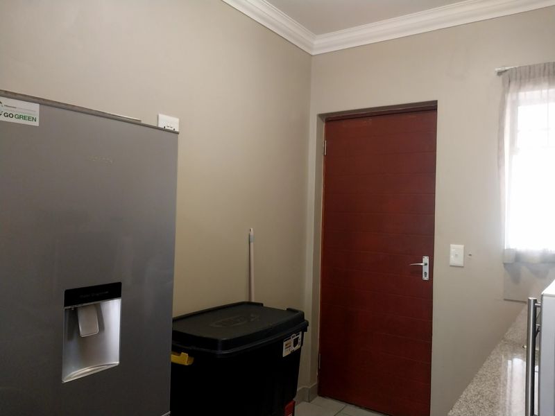 Apartment For Sale in Scottsdene Kraaifontein Western Cape - Photo 4