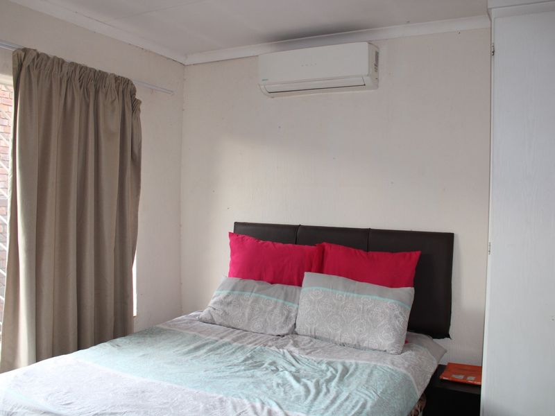 This Immaculate  Home Is For Sale In Chantelle Akasia - Photo 7