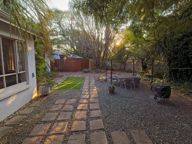 House For Sale in Brooklyn, Pretoria - Photo 2