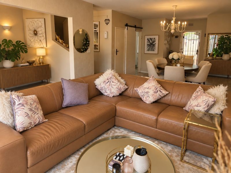 Duplex For Sale in Lyndhurst, Johannesburg - Photo 3