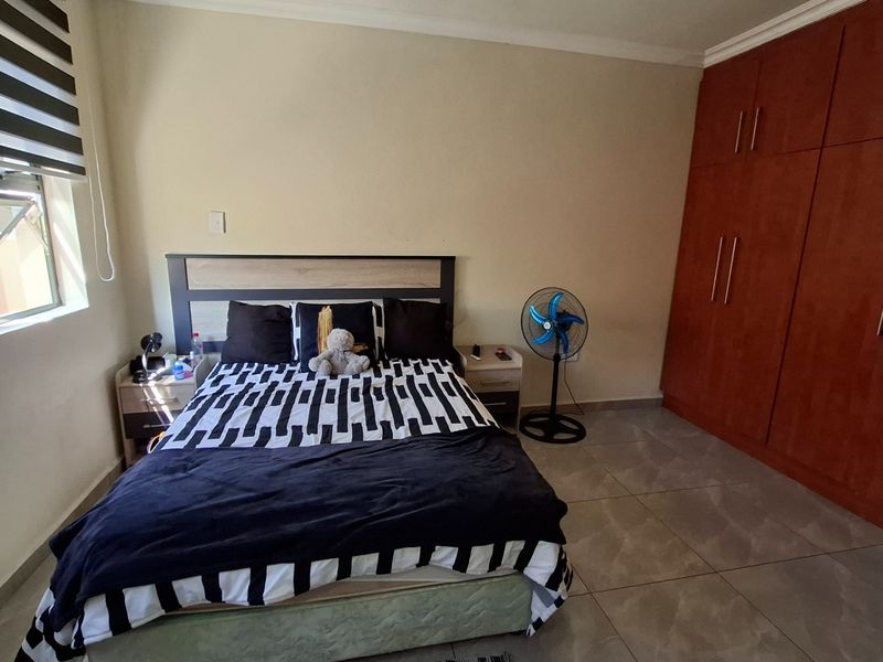Beachfront House For Sale in St Michaels On Sea, Margate, KwaZulu Natal - Photo 9