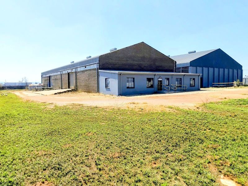 Large Warehouse and Commercial Space For Sale in Westonaria - Photo 3