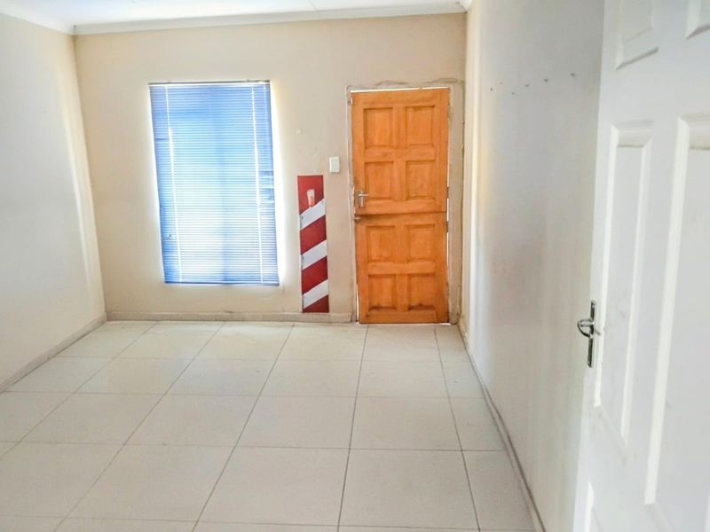 Large Warehouse and Commercial Space For Sale in Westonaria - Photo 5