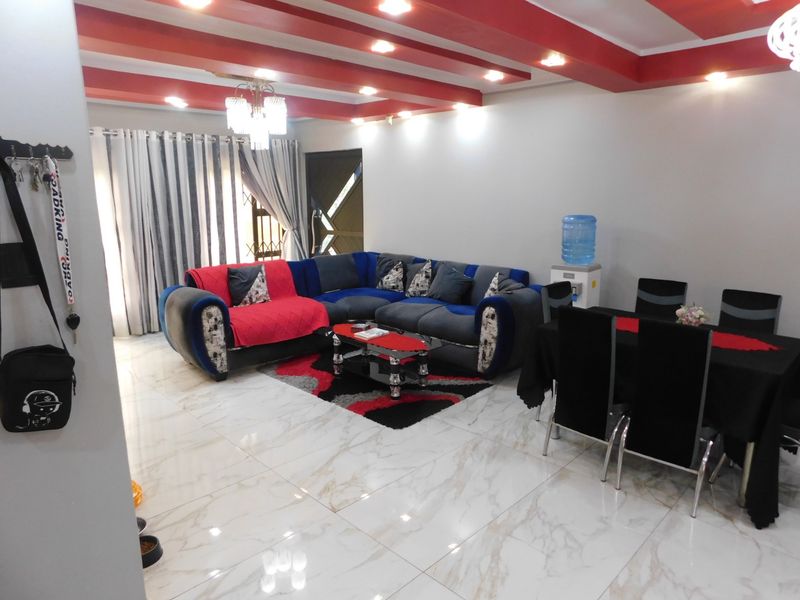 Modern 3 bedroom, 2 bathroom family home with swimming pool for sale in Northdene - Photo 2