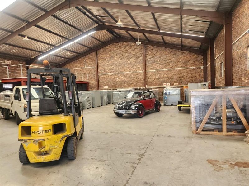 1 000m2 Industrial Warehouse Property For Sale - Photo 10