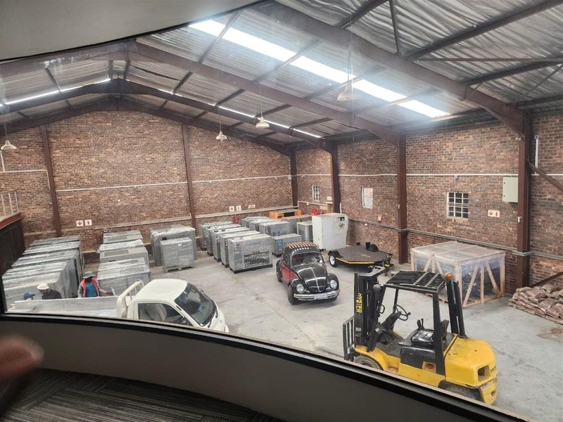 1 000m2 Industrial Warehouse Property For Sale - Photo 6