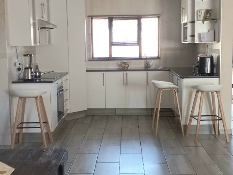 Stunning 3 bedroom house for sale - Photo 8