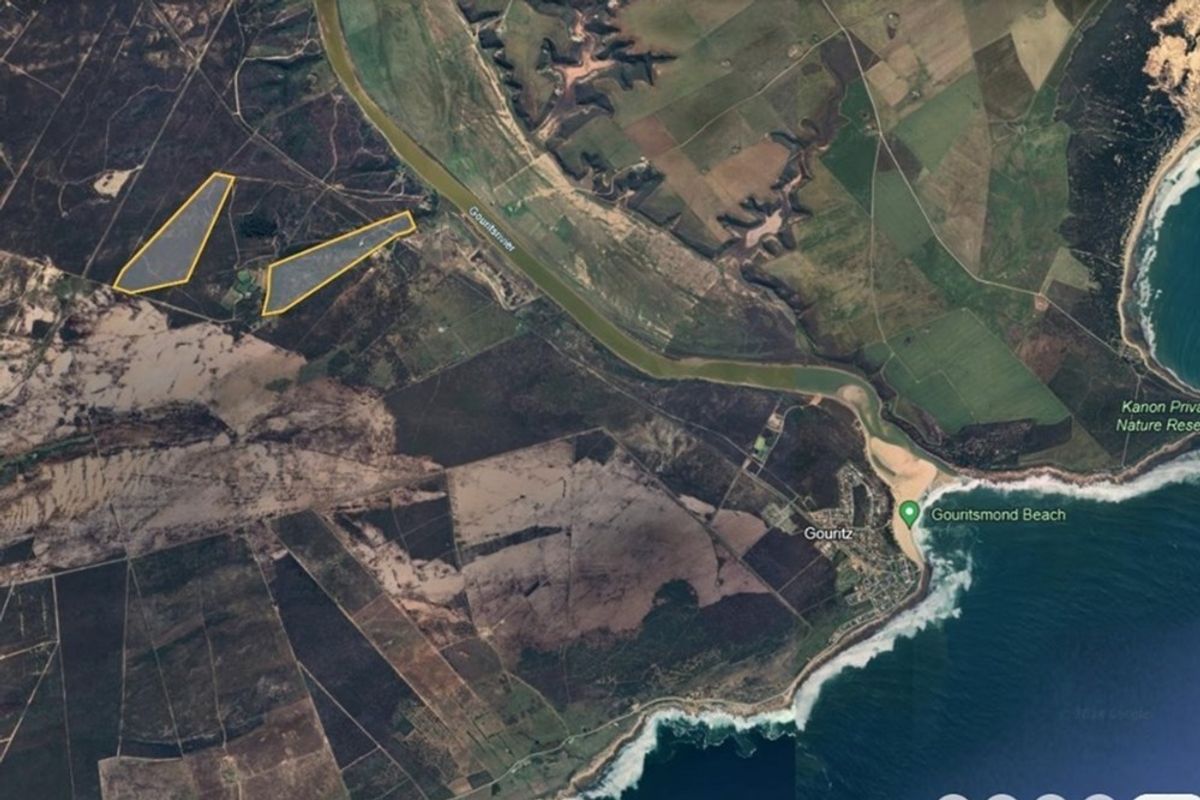 Aerial view showing the property location relative to the Gouritz River and Gouritsmond Beach coastline.