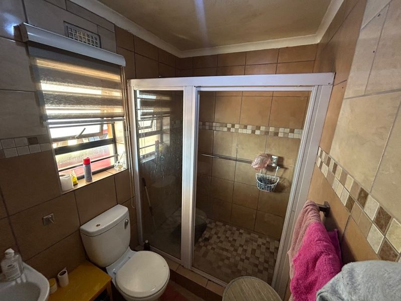 3 Bedroom House For Sale in Protea Glen, Soweto - Photo 8