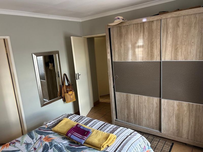 3 Bedroom House For Sale in Protea Glen, Soweto - Photo 4