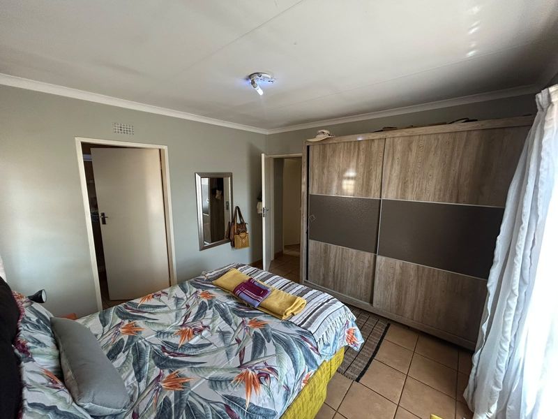 3 Bedroom House For Sale in Protea Glen, Soweto - Photo 5