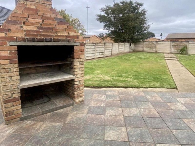 House For Sale in Komati, Middelburg - Photo 3