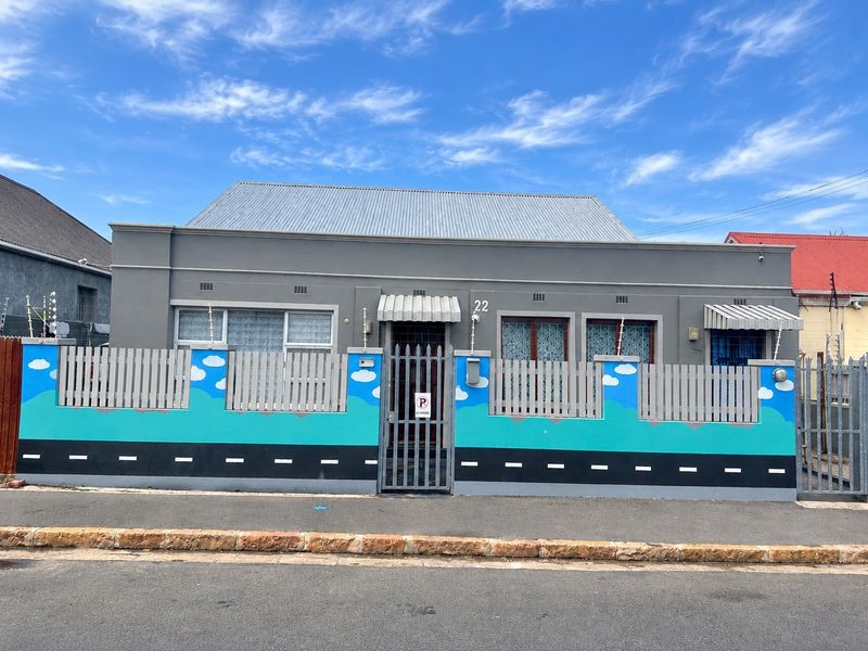 Versatile 5 Bedroom Property with Business Rights and  Approved Plans  Upper Wynberg - Photo 4