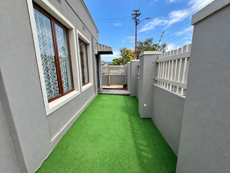 Versatile 5 Bedroom Property with Business Rights and  Approved Plans  Upper Wynberg - Photo 7