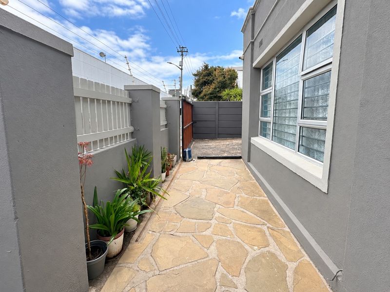 Versatile 5 Bedroom Property with Business Rights and  Approved Plans  Upper Wynberg - Photo 6