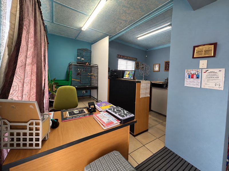 Versatile 5 Bedroom Property with Business Rights and  Approved Plans  Upper Wynberg - Photo 8
