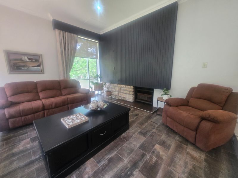 House For Sale in Hospitaalheuwel, Bethlehem - Sole Mandate - Photo 4