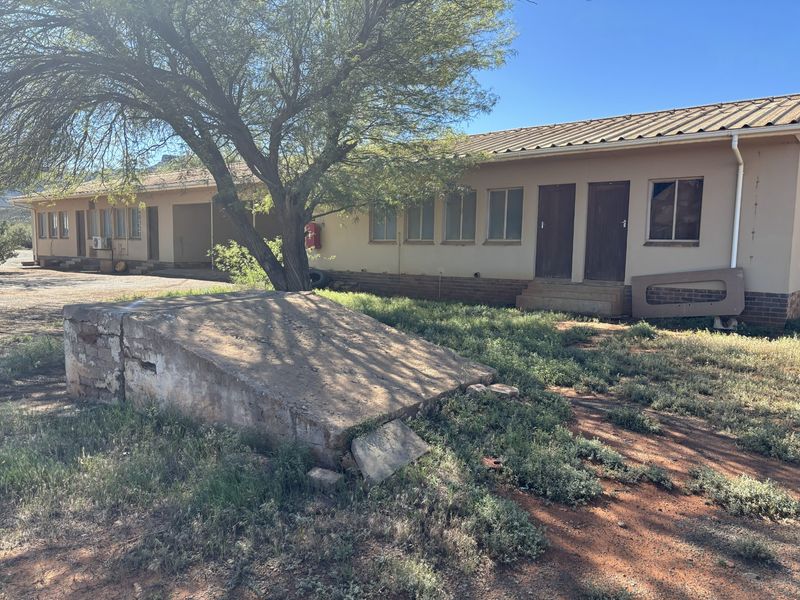 Commercial Property on 1.7ha for sale in Calvinia - Photo 4