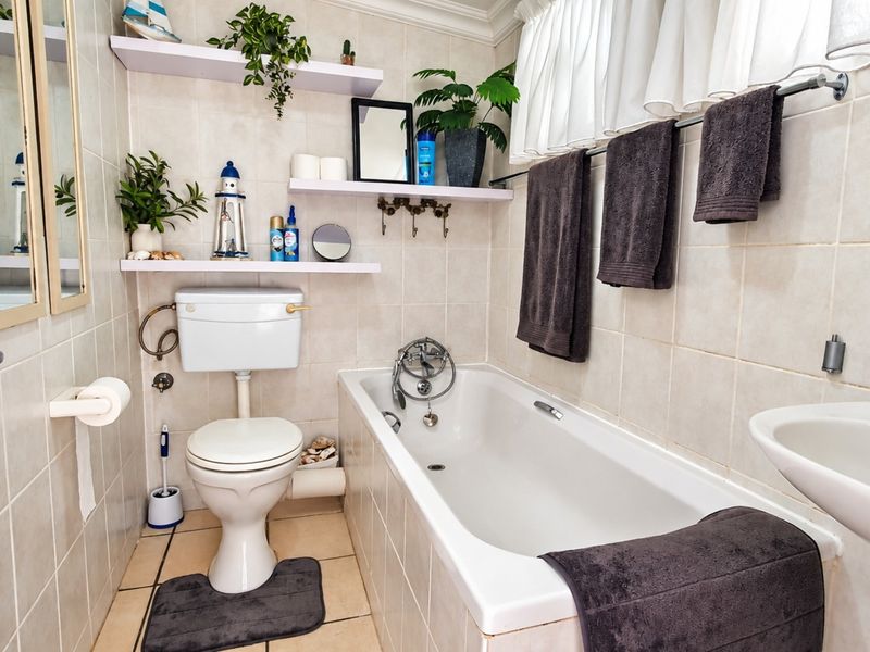 Coastal Living in Sought-After Twee Kuilen Estate - Photo 8