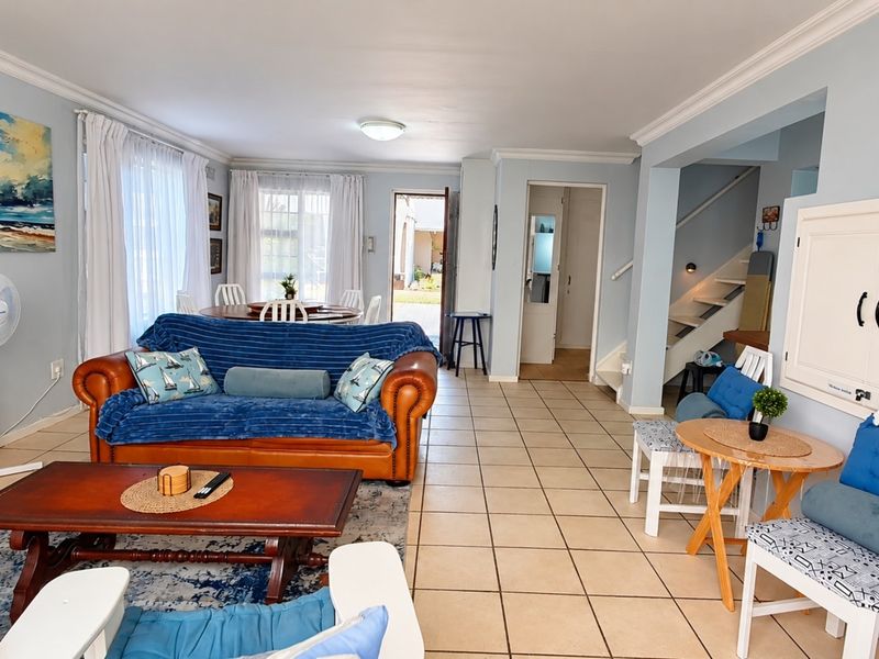 Coastal Living in Sought-After Twee Kuilen Estate - Photo 5