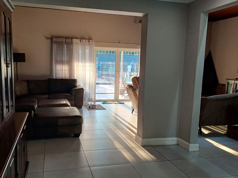 House For Sale in Aviary Hill, Newcastle, KwaZulu Natal - Photo 8