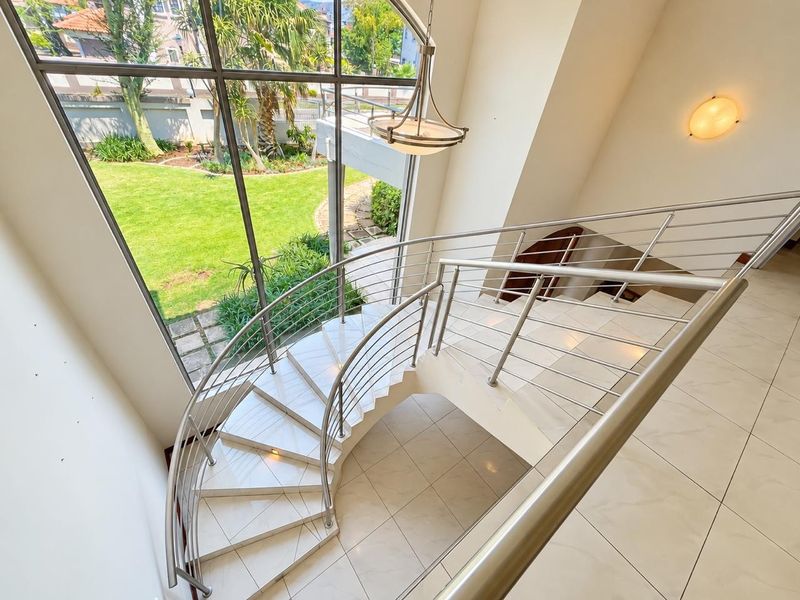 6 Bedroom House For Sale in Theresapark, Akasia - Photo 4