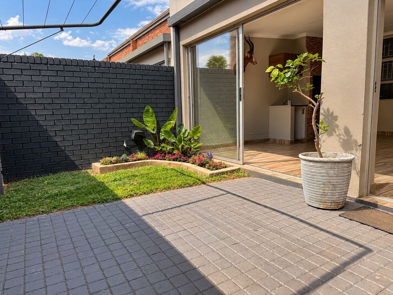 3-Bedroom Townhouse with Braai Room For Sale in Elarduspark - Photo 10