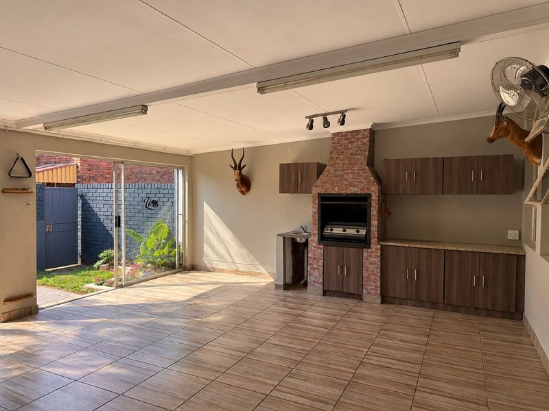 3-Bedroom Townhouse with Braai Room For Sale in Elarduspark - Photo 6