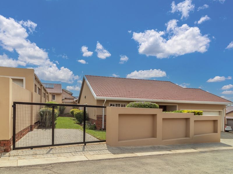 MOVE-IN-READY 2-BEDROOM, 2-BATHROOM HOME IN SOUTH CREST! - Photo 4