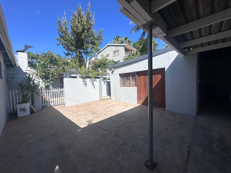 Large family home in Paarl - Photo 6