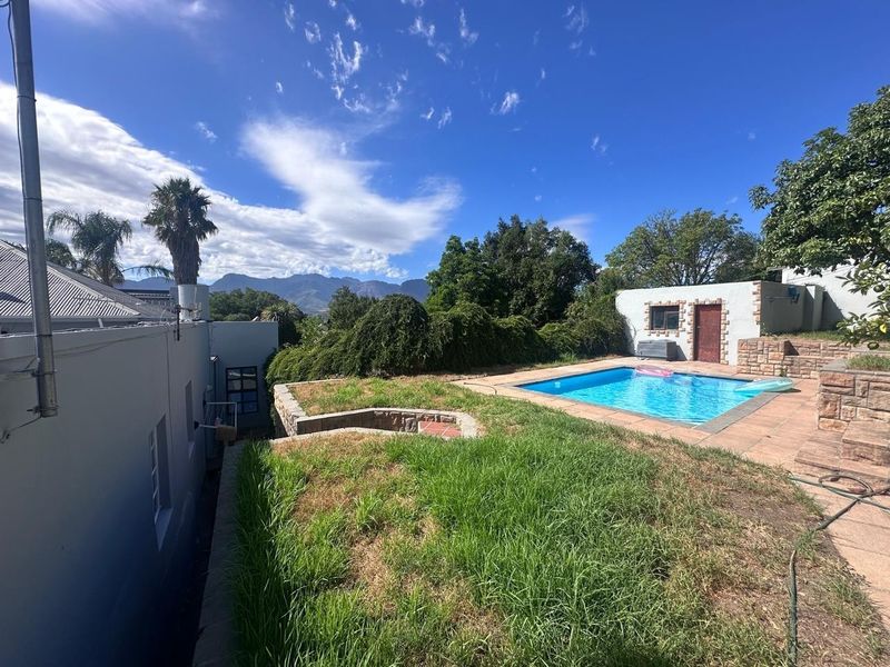 Large family home in Paarl - Photo 7