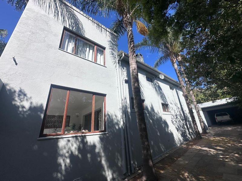 Large family home in Paarl - Photo 3