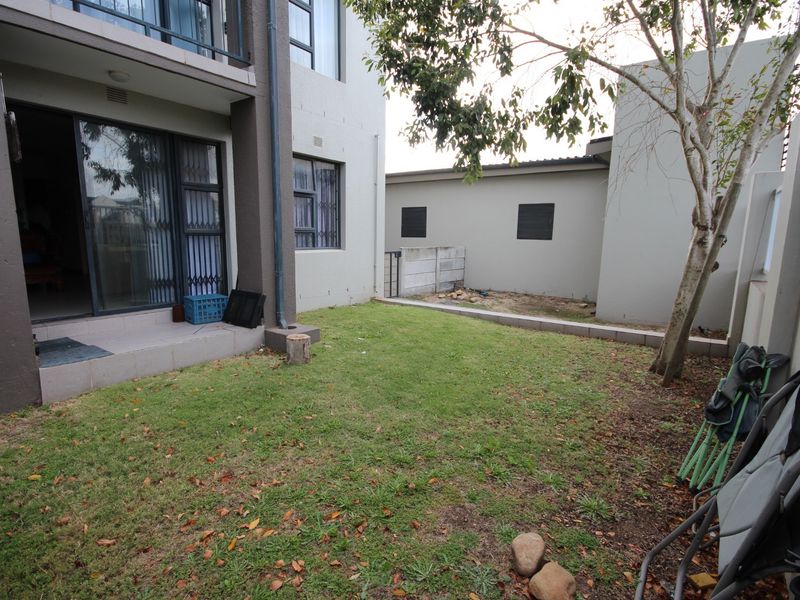 Apartment For Sale in Buhrein, Kraaifontein - Photo 6