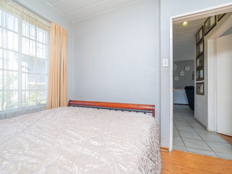 Discover the Perfect Blend of Comfort, Security and Modern Living in the Heart of Horizon View - Photo 9