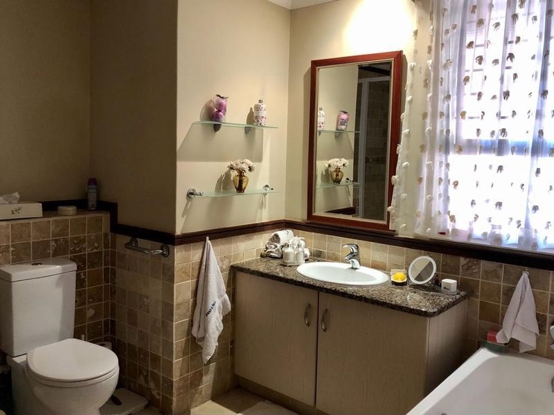 Beautiful 2-Bedroom Apartment in Kingswood Retirement Village - Photo 7
