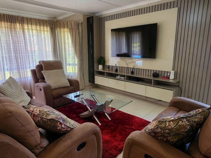 Immaculate Family Home For Sale in Glen Hills, Durban North, KwaZulu Natal - Photo 4