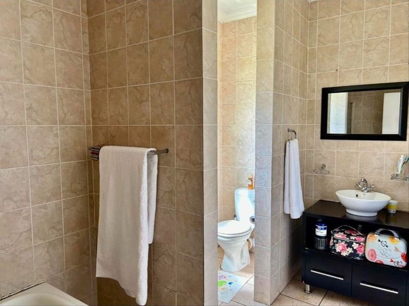 3 Bedroom Townhouse For Sale in Sonneveld, Brakpan - Photo 6